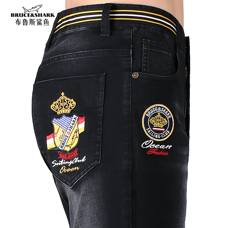 Джинсы мужские с вышивкой Брюса и акулы модные повседневные Прямые Стрейчевые