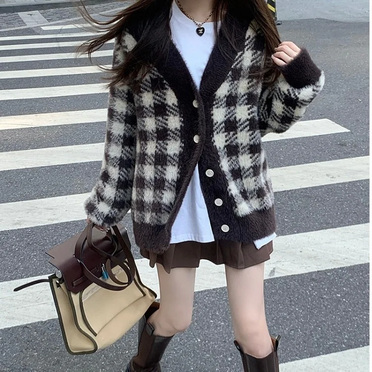 

Клетчатый мягкий восковой свитер с V-образным вырезом Женская зимняя Свободная верхняя одежда плюшевый вязаный кардиган Топ C1457