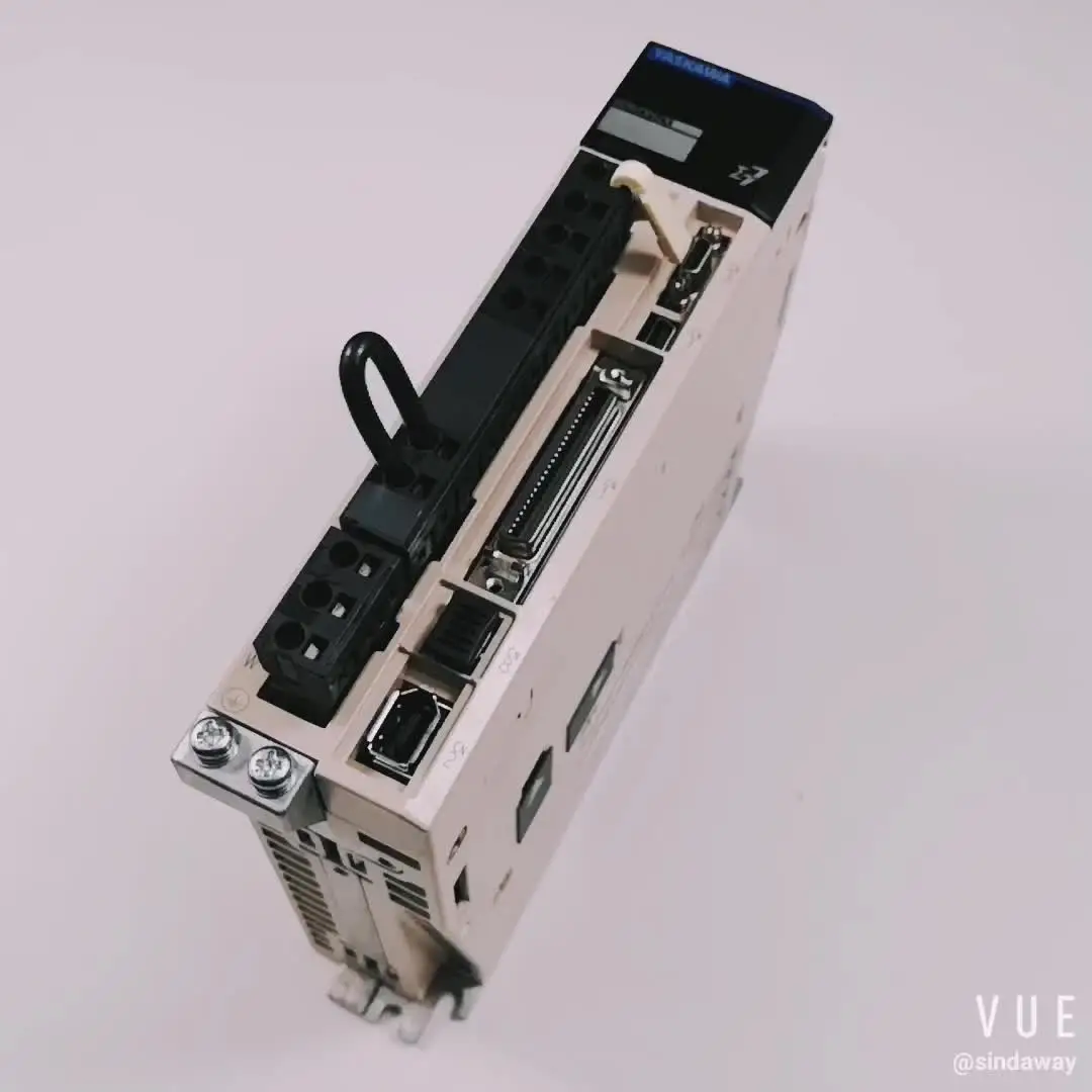 

YASKAWA SERVO DRIVE SGD7S-1R6A00A002