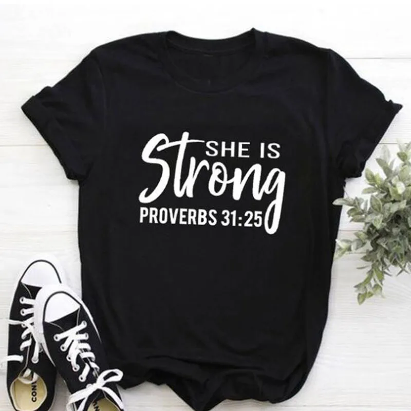 Женская христианская футболка She Is Strong Proverbs хлопковая летняя религиозная с