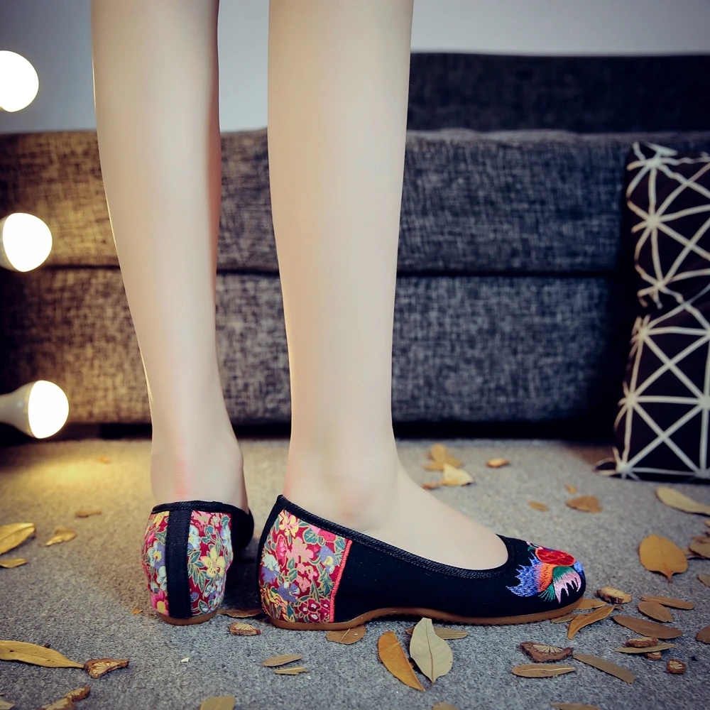 Женские туфли с золотой рыбкой Veowalk летние Лоферы больших размеров 34-41 в стиле