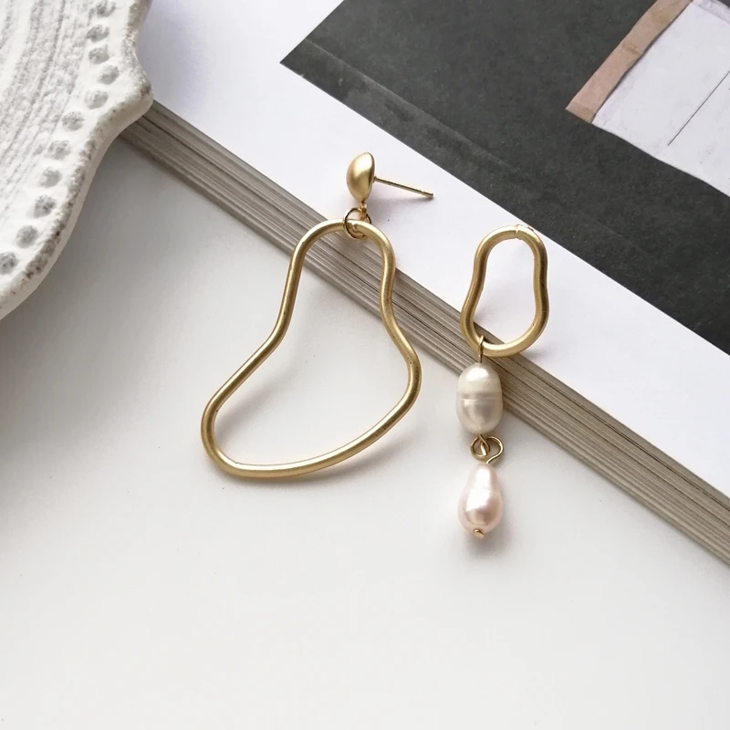 Серьги в европейском и американском стиле Модные металлические серьги с