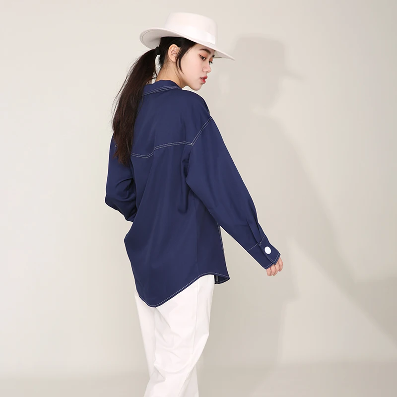 

[EAM] Women White Line Big Pockets Denim Blouse New Lapel Long Sleeve Loose Fit Shirt Fashion Tide Spring Autumn 2021 1DD308905