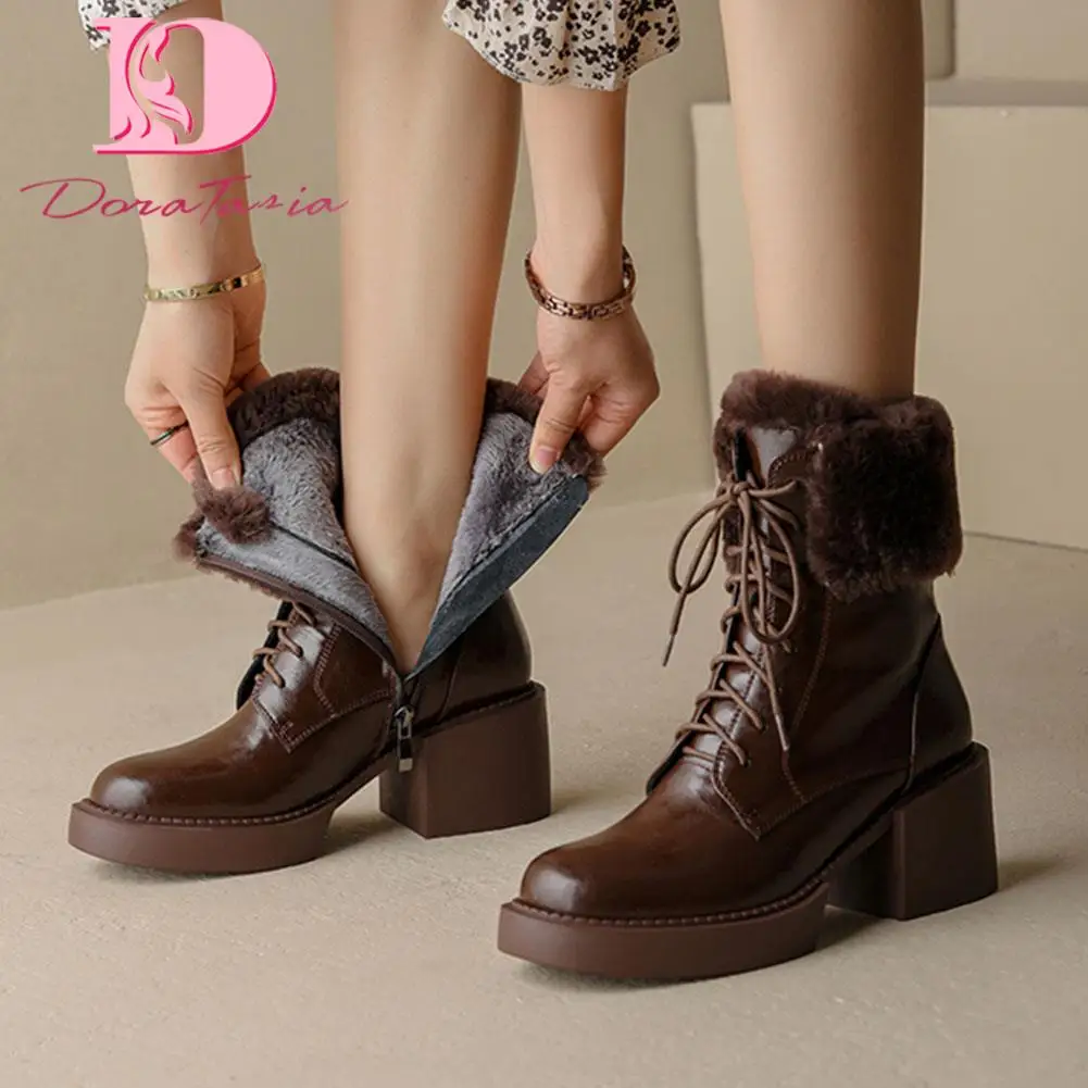 

Женские ботильоны из натуральной кожи Doratasia, черные теплые ботинки с коротким плюшем, однотонные ботильоны на массивном каблуке, с круглым н...