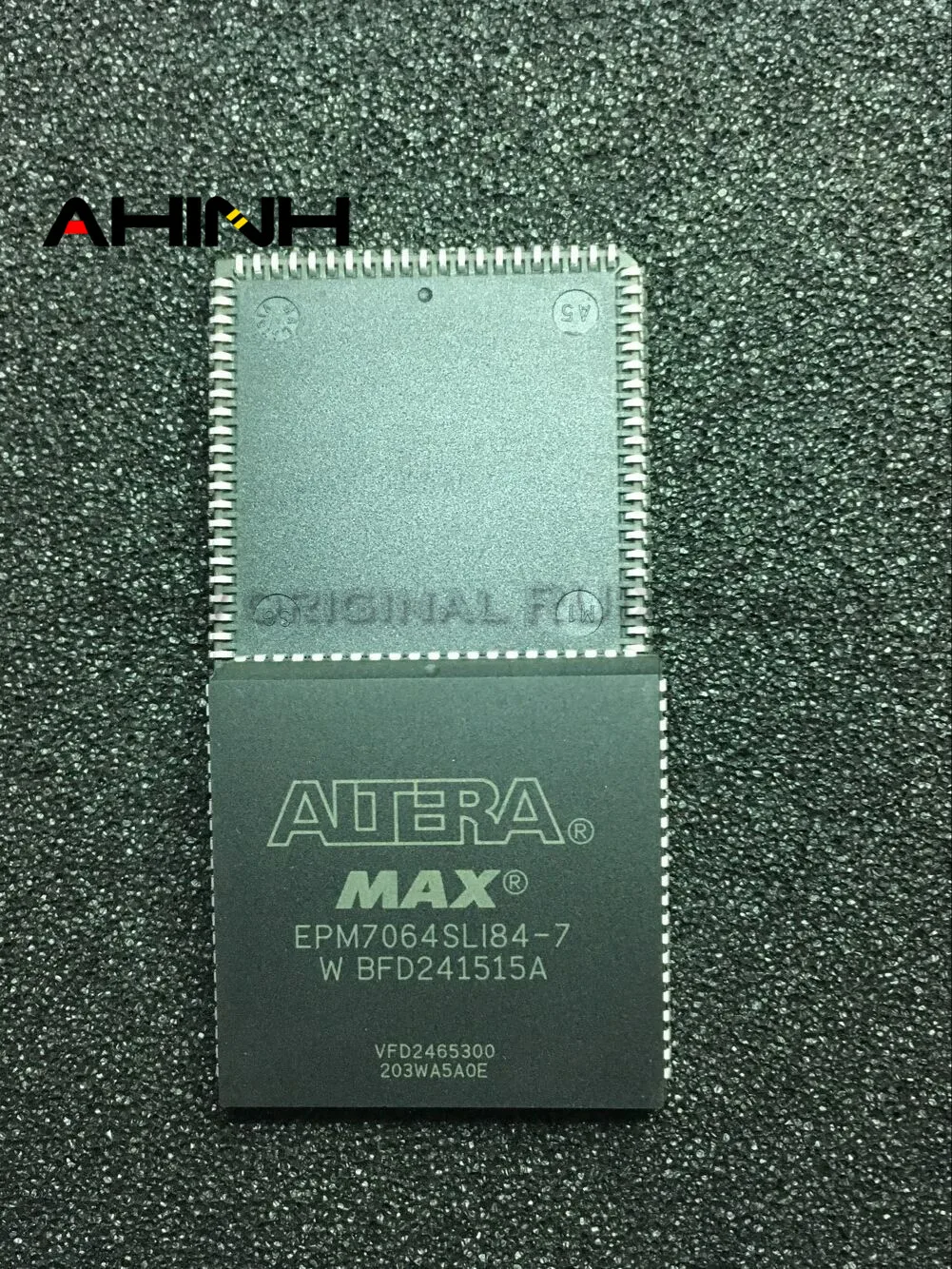 

Freeshipping 1 unids/lote EPM7064SLI84-7 PLCC84