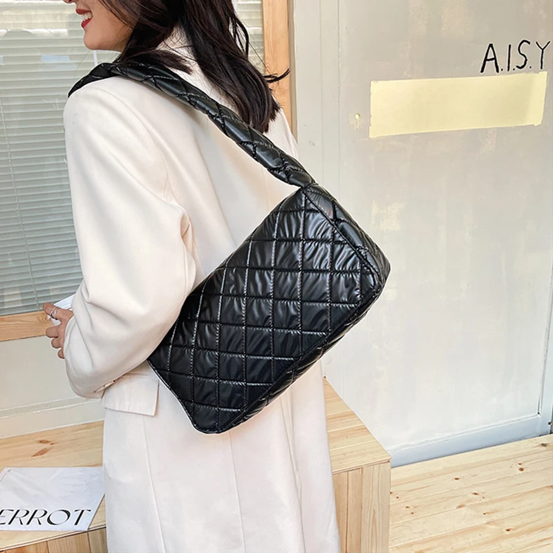 

Popular Texture Shoulder Bag Winter Leisure Messenger Bag Fashion Nylon Women Handbags