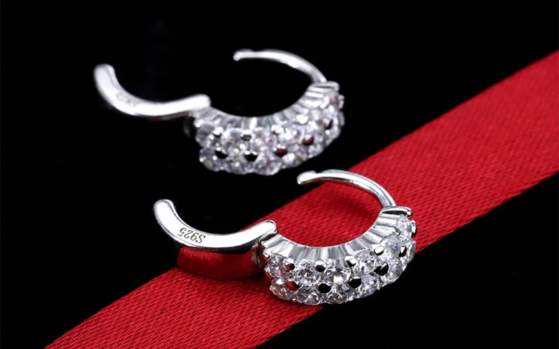 

Серьги женские из серебра 925 пробы с фианитом, E188