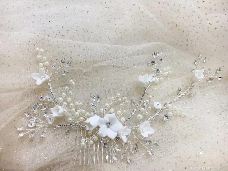 

Le Liin Bridal Crystal Silver Flower Hair Comb Floral Style Barrette Bride Hair Jewelry Bridesmaid Wedding Hair Accessories