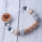 Персонализированный зажим для соски с именем из Букового дерева