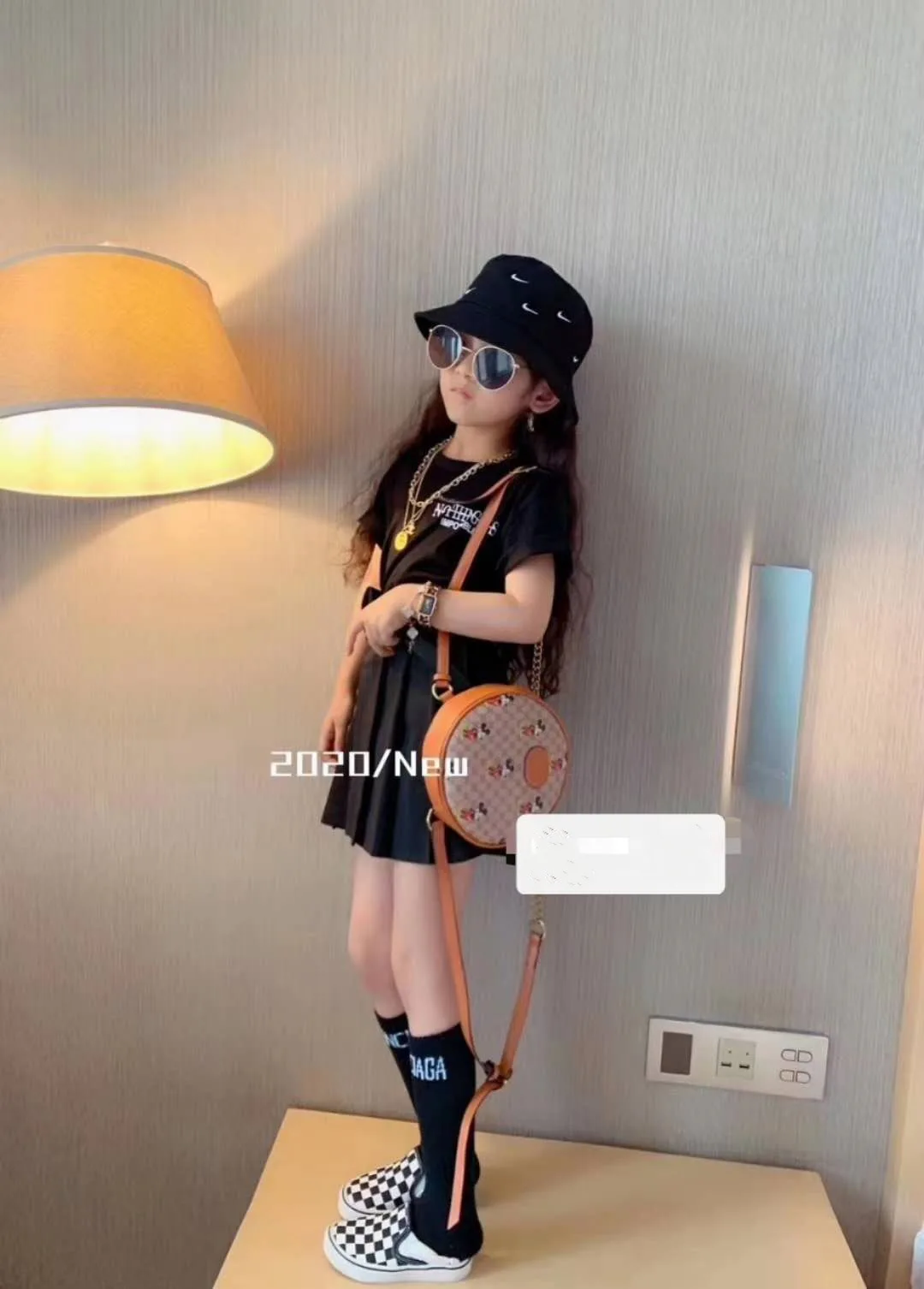 Летняя футболка красного цвета с короткими рукавами и юбкой для девочек костюм