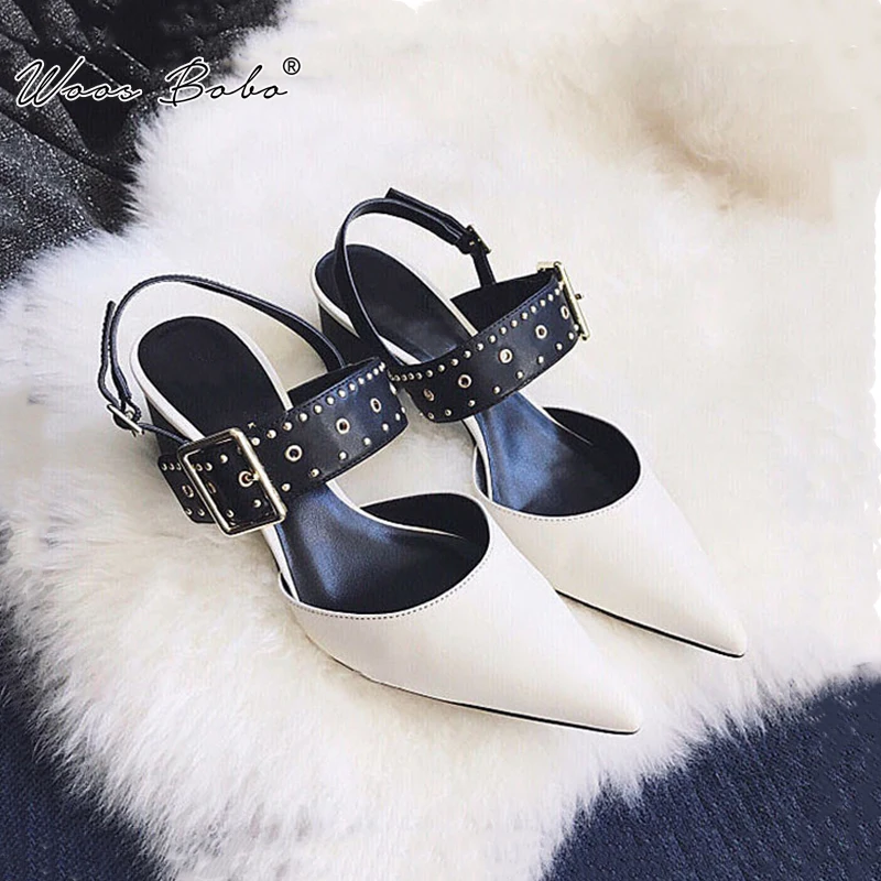 Женские босоножки WOOS BOBO с острым носком заклепками ремешком и пряжкой на толстом