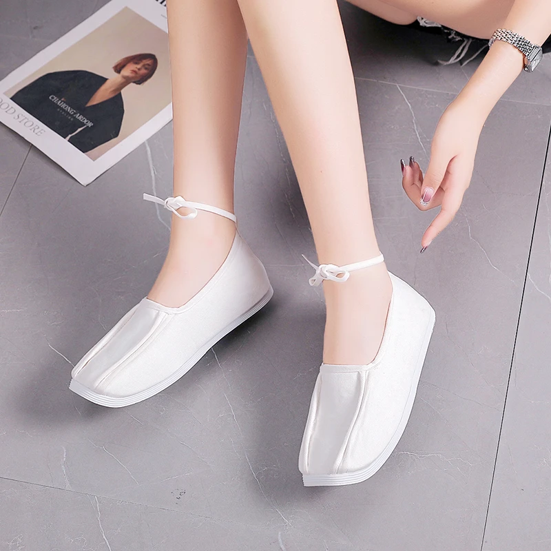

2021 Women Flats Ethnic Style Hanfu Cotton and Linen Embroidered Shoes Old Beijing Cloth Shoes Ladies Single Shoes Shoes Woman
