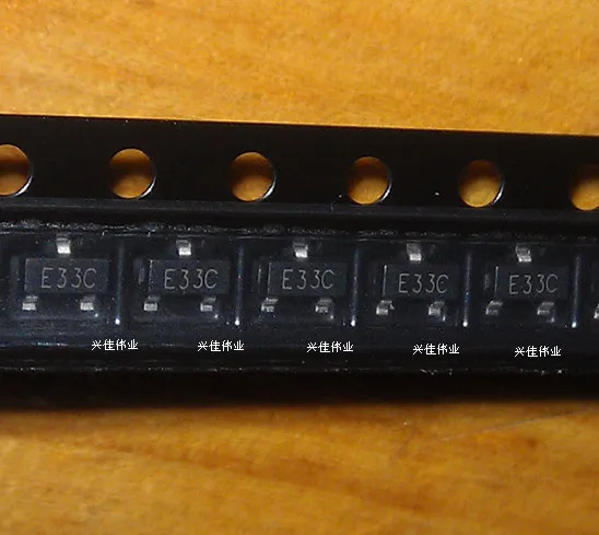 

Original 40pcs/ QX2303L33T 3.3V E33C SOT23-3 IC