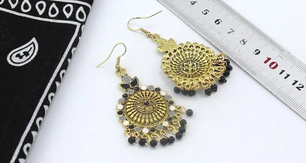 Золотые традиционные индийские этнические висячие серьги с кисточками для