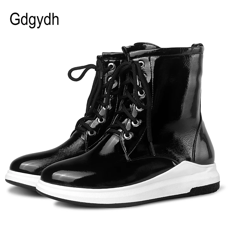 Женские лакированные ботинки Gdgydh черные белые теплые зимние на молнии плоской