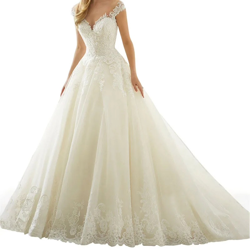 Кружевное свадебное платье с длинным шлейфом и вышивкой простое принцессы