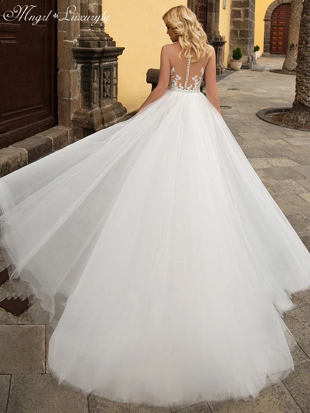 

Luxury Mermaid Wedding Dresses Sleeveless Spoon Collar Detachable Train 2 In 1 Lace Applique Wedding Gowns Back Invisible Design