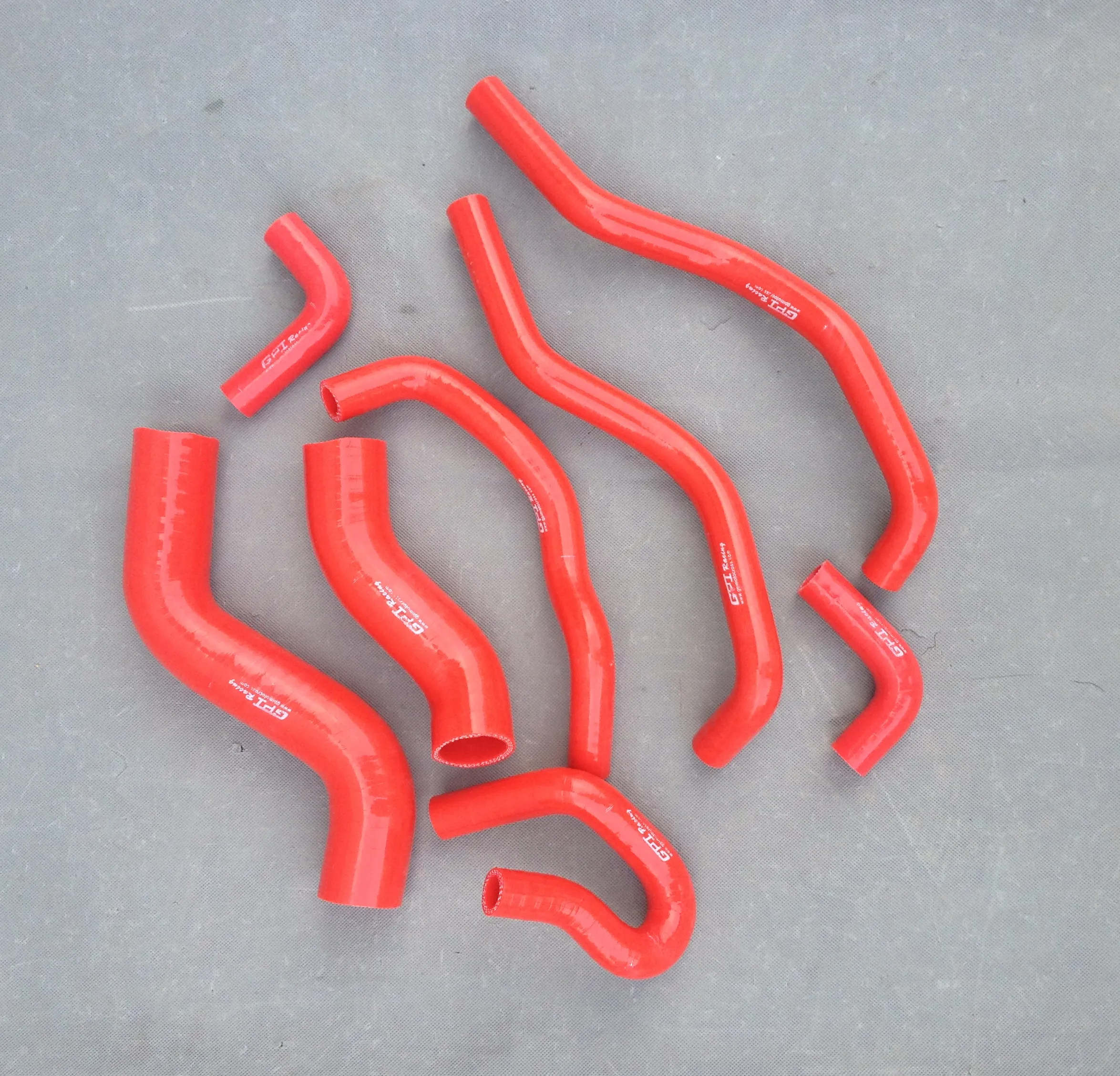 

Силиконовый шланг нагревателя радиатора для 2005-2015 TOYOTA Hilux KUN26R SR & SR5 3.0Ltr Turbo Diesel