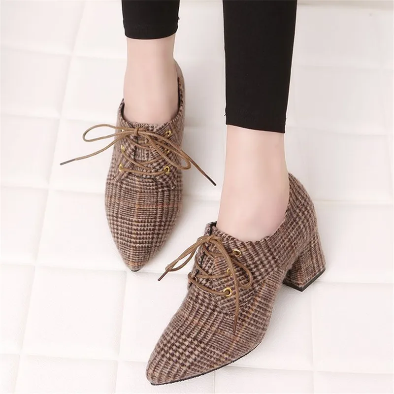 Весенне-осенние корейские черно-белые клетчатые туфли с глубоким носком на