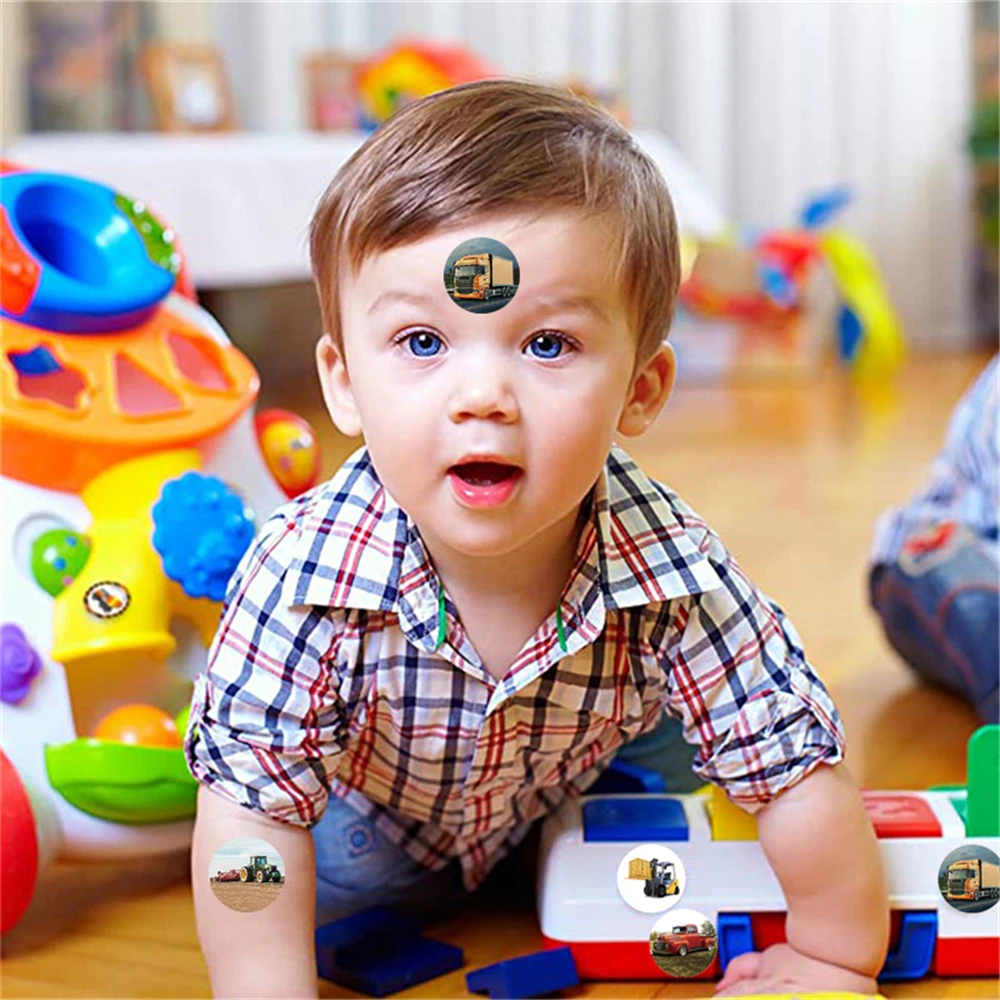 дети раннего возраста. малыш 3 годика. маленькие дети мальчики. торты для детей. ребенок 3 года.