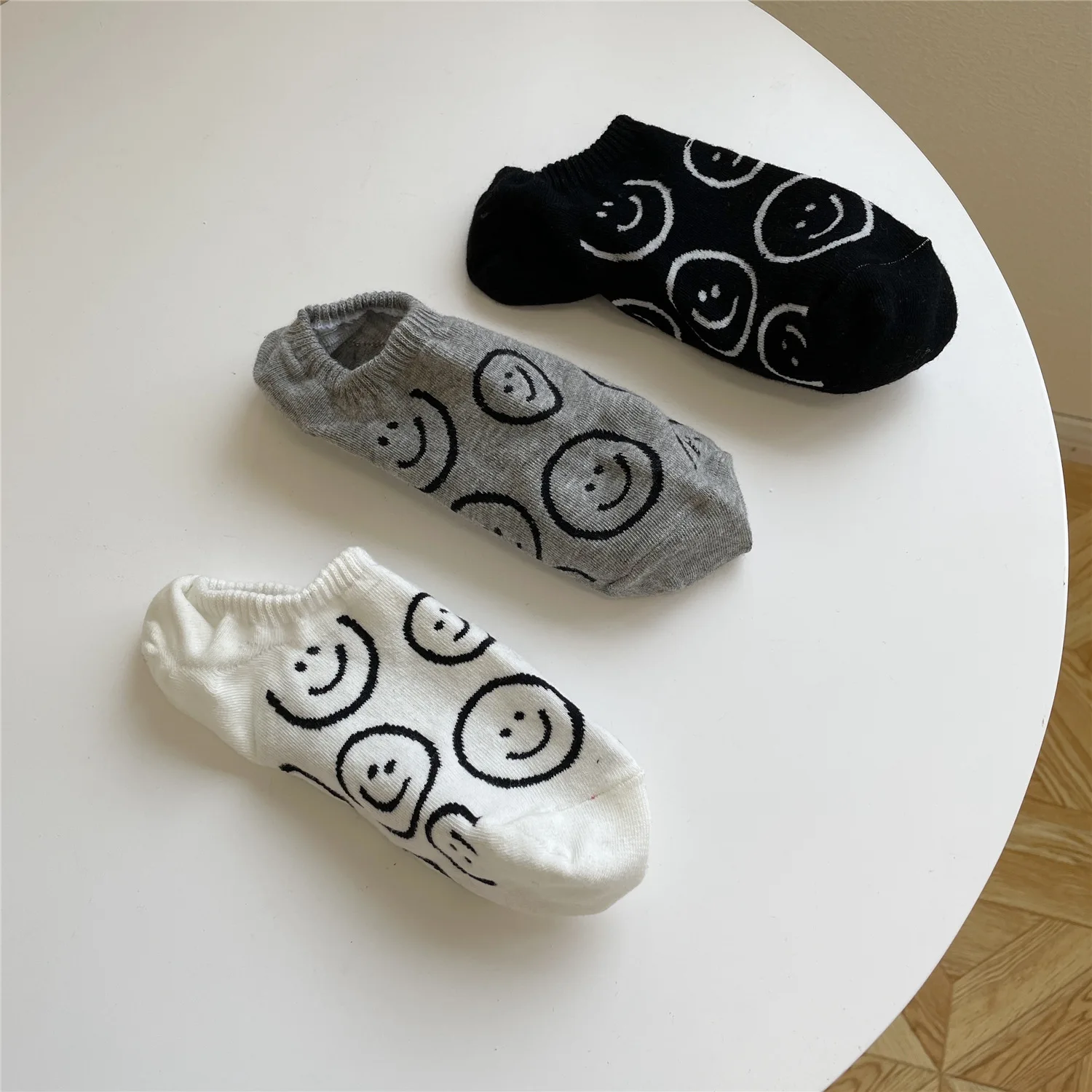 

Low Cut Socks Women's Summer Thin Shallow Mouth Smiley Boat Socks Female Cartoon Simple and Breathable Invisible Socks Wholesale