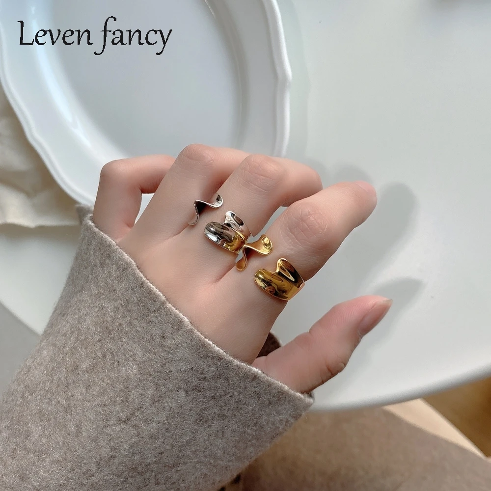 

Женское кольцо из стерлингового серебра 925 пробы с геометрическим минималистическим открытым кольцом с широким циферблатом с неровной вол...