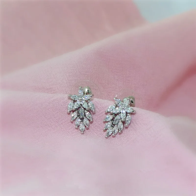 

S925 Sterling Silver Diamond Jewelry Stud Earrings for Women Fashion Spike Gift Classic Anniversary Silver Earrings for Women