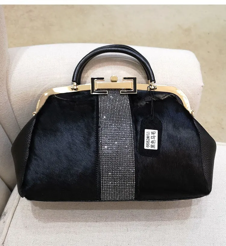 Женская кожаная сумка мессенджер [Telastar] тоут с бахромой и стразами в