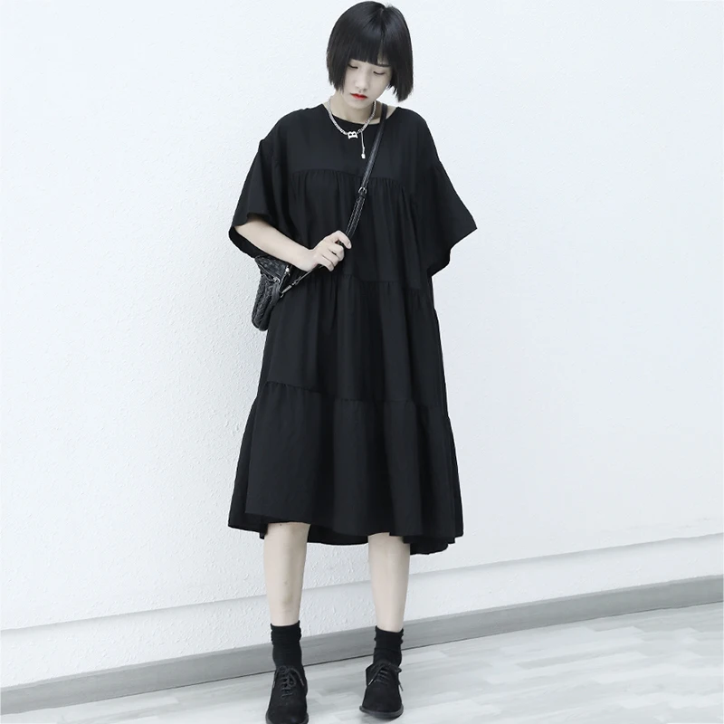 

[EAM] Women Black Big Size Pleated Long Dress New Round Neck Short Sleeve Loose Fit Fashion Tide Spring Summer 2021 1DD7339