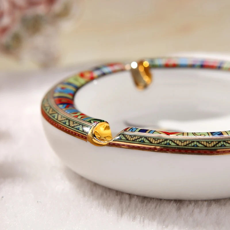 

Ceramic Ashtray Portable Cigar Ashtray For Office Living Room Clubhouse KTV Useful European Style Ceramic Creative Ornaments