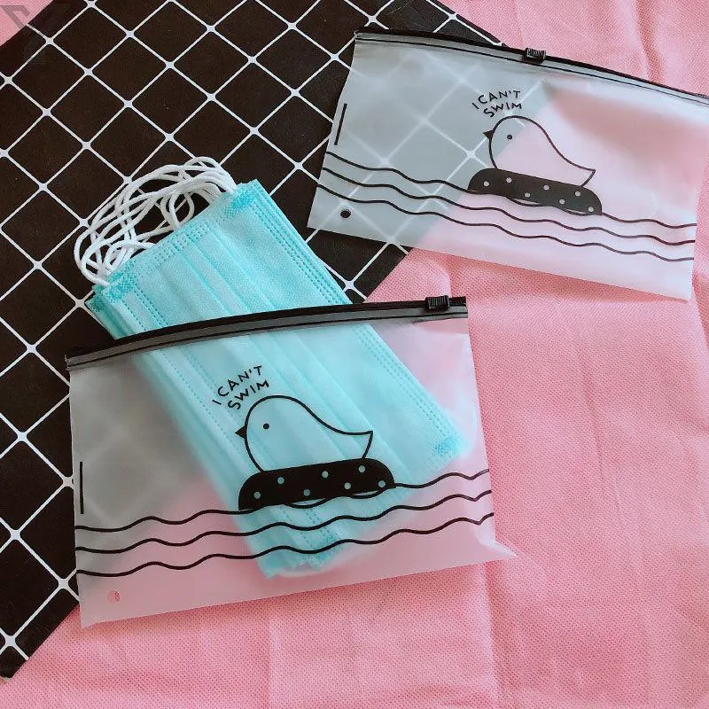 Сумка пластиковая для масок прозрачная Пылезащитная с мультяшным рисунком