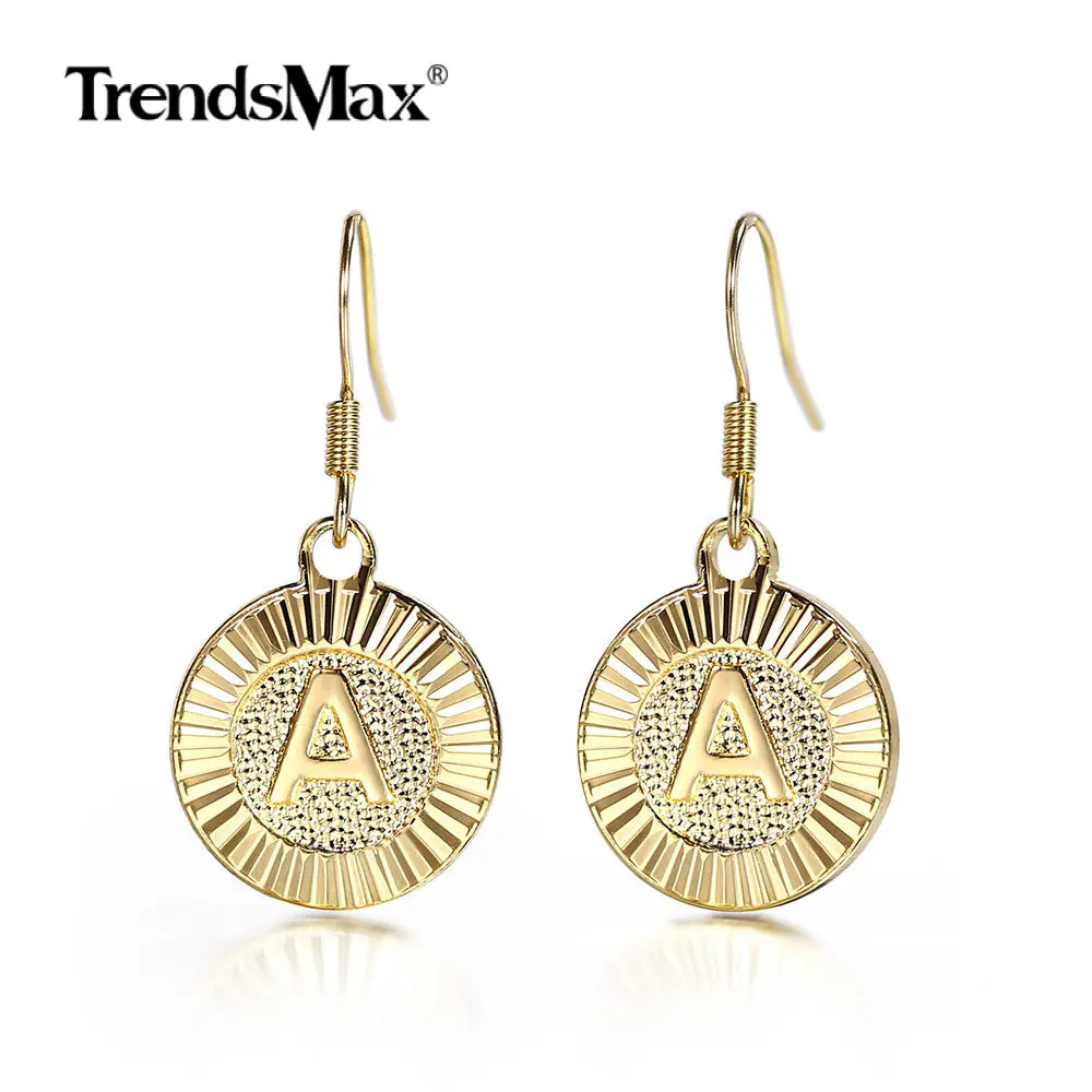 Женские серьги-кольца с буквами английского алфавита золотистого цвета |