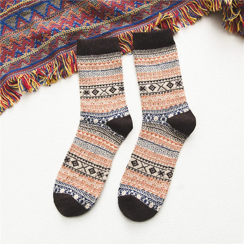 

Autumn and Winter Warm Diamond Shaped Wool Socks 5 Pairs Per Set Men's Socks Retro National Style Men's Wool Socks