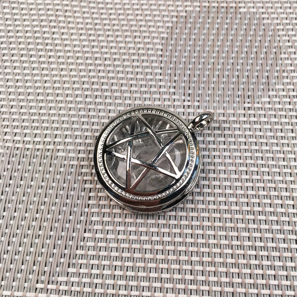 Полый кулон из натуральных камней пятиугольная клетка сплава с камнем Подвески