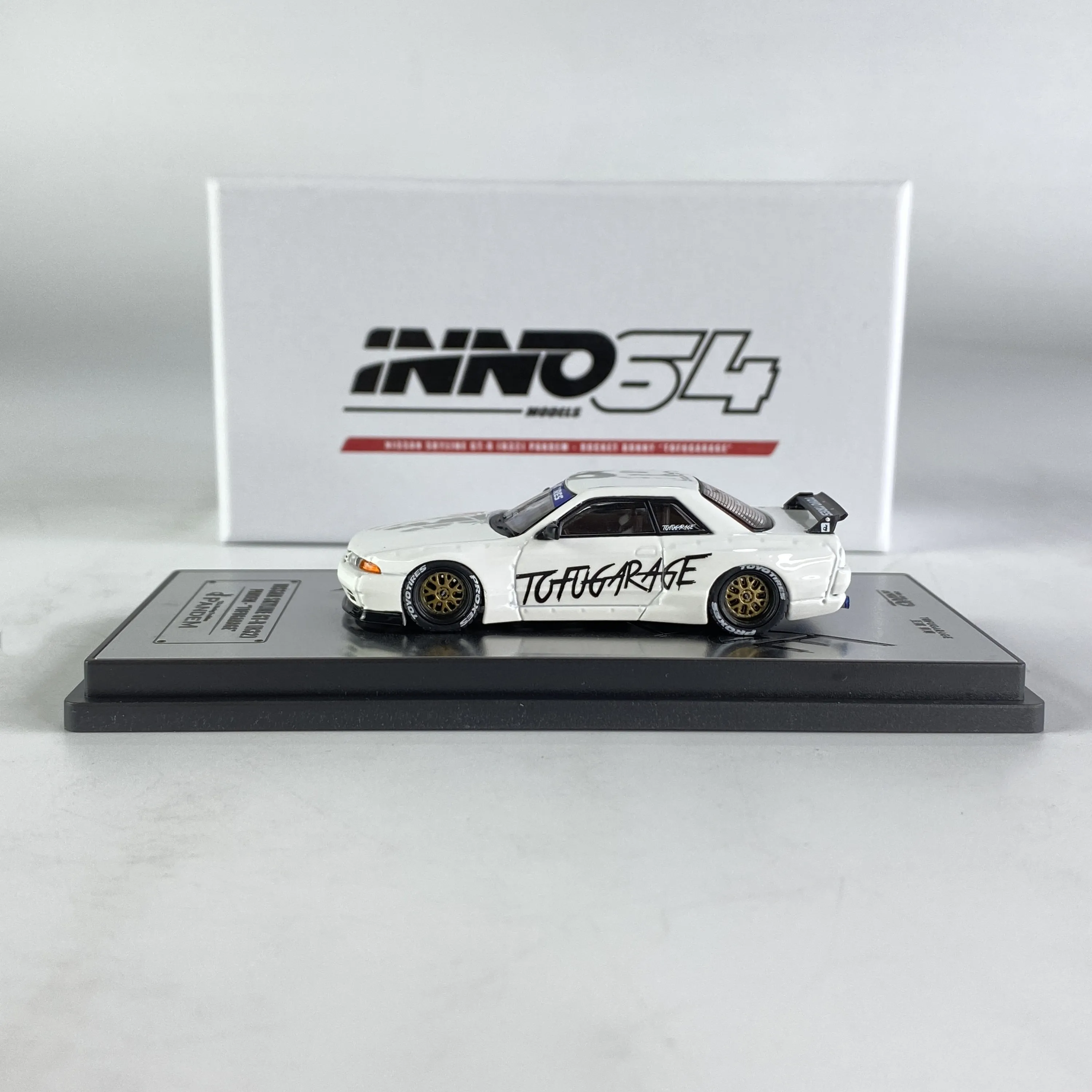 INNO cars 1:64 Nissan Skyline GT-R R32 Pandem Rocket Rabbit