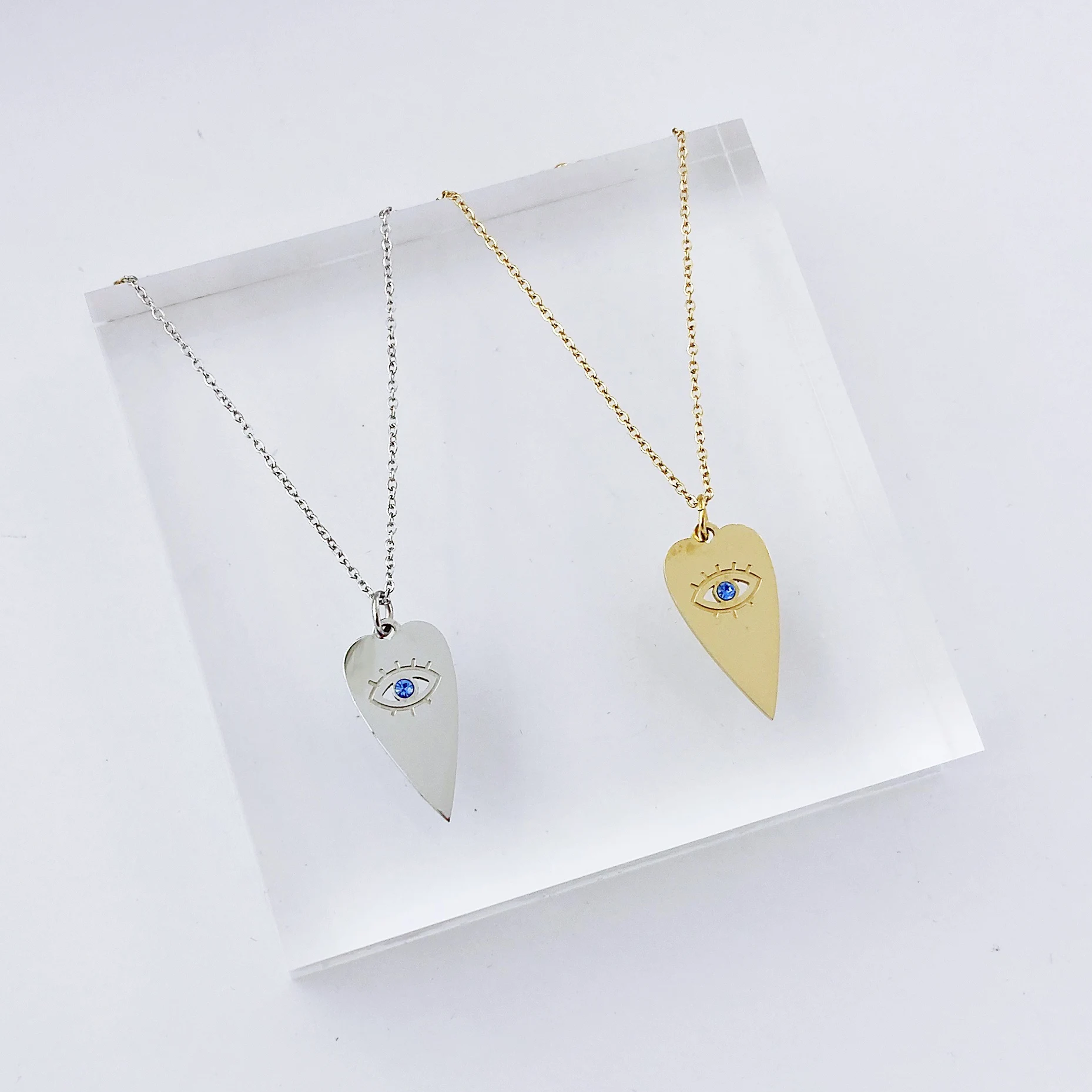 

2020 New Fashion Ladies Chic Gold Chain Colorful Rhinestone Filled Evil Eye Coin Necklaces For Women Bohemian Gold Necklaces