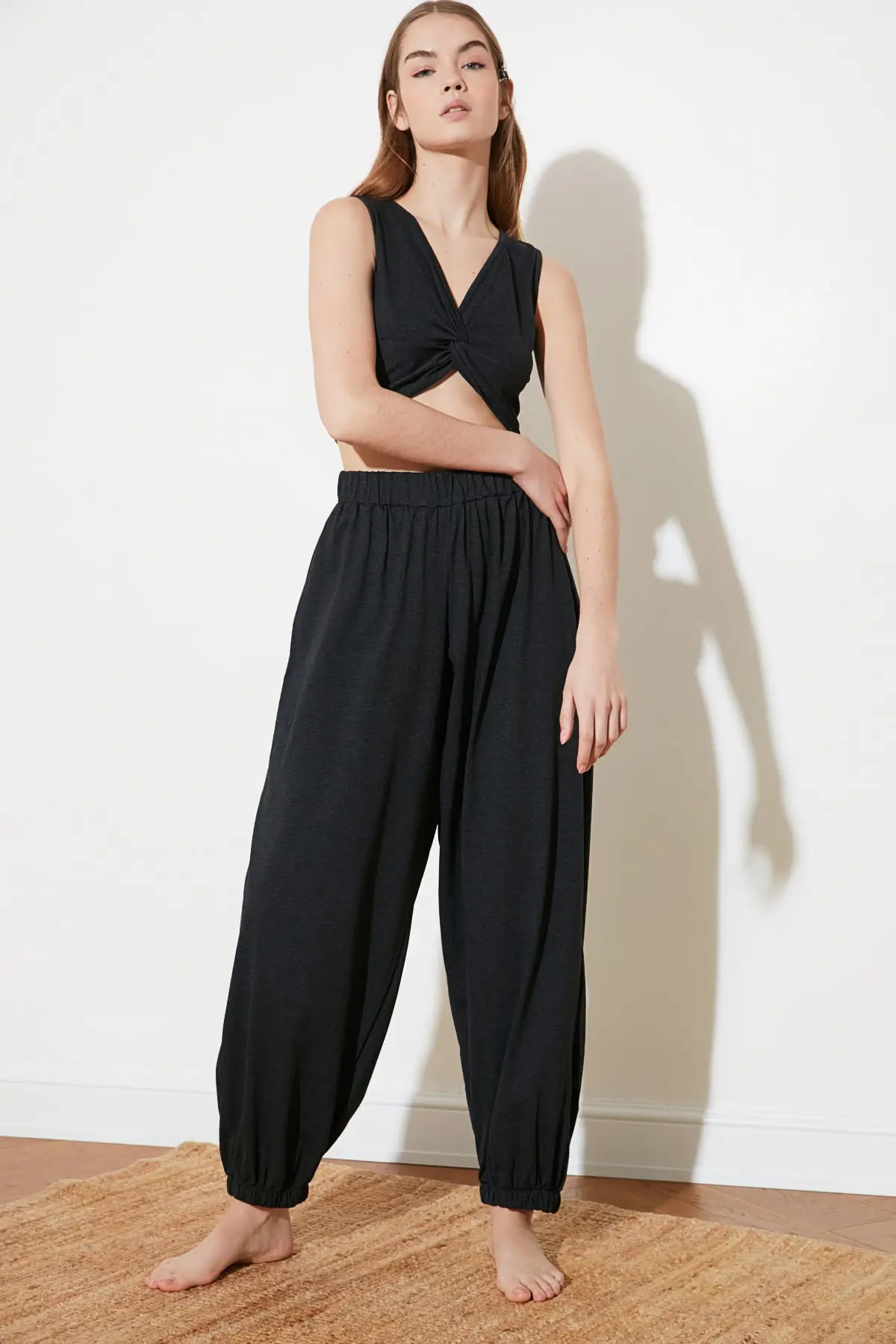 

Trendyol Beli Wheel Baggy Looking Knitting Pants TWOSS21PL0303