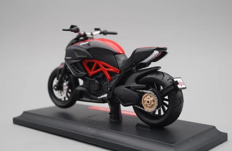 Maisto 1/18 1:18 Масштаб Ducati Diavel карбоновые Мотоциклы мотоциклы литье под давлением