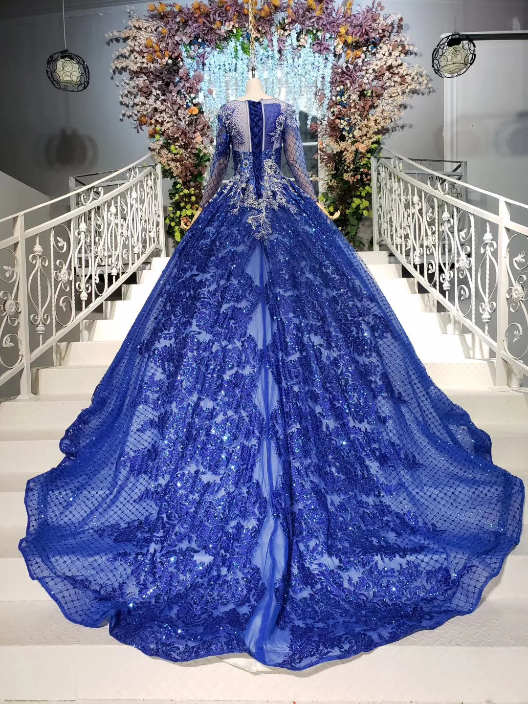 

Royal Blue Prom Dresses Long Ball Gown Lace Up Back Court Train Beaded Shiny 3d Flowers Lace Formal Dress New Vestidos De Festa