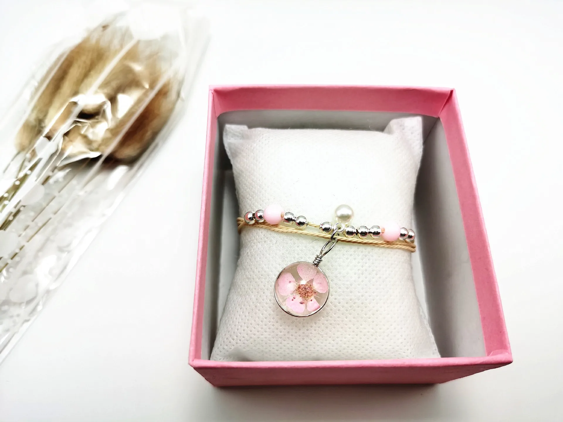 

Simple Personality Cherry Student Jewelry Glass Dried Flower Plant Bracelet Anti-fatigue Heart-shaped Ladies Bracelet