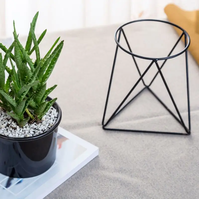 

Green Plant Ceramic Iron Frame Flower Pot Color Random LX9C