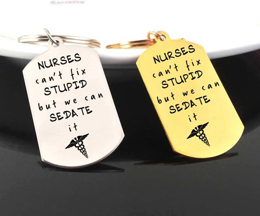 Медсестры на брелоке вырезанной этикетке ювелирных изделий собака не может