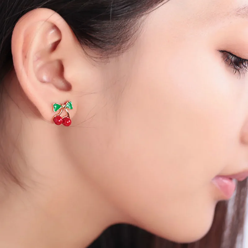 Женские серьги гвоздики Skute Delicate Tiny с капельным маслом и красными вишенками милые