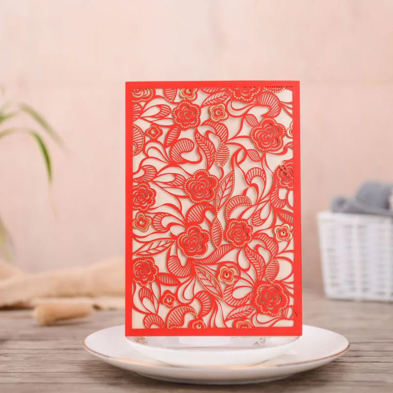 Свадебная пригласительная открытка с красной лазерной гравировкой кружевная