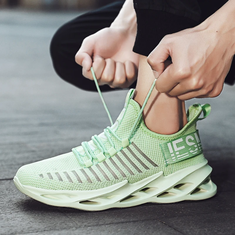 Spring New Green Men's Blade Shoes Mesh Breathable Running Sneakers Men Lightweight Sports Shoes Men Trainers zapatillas hombre