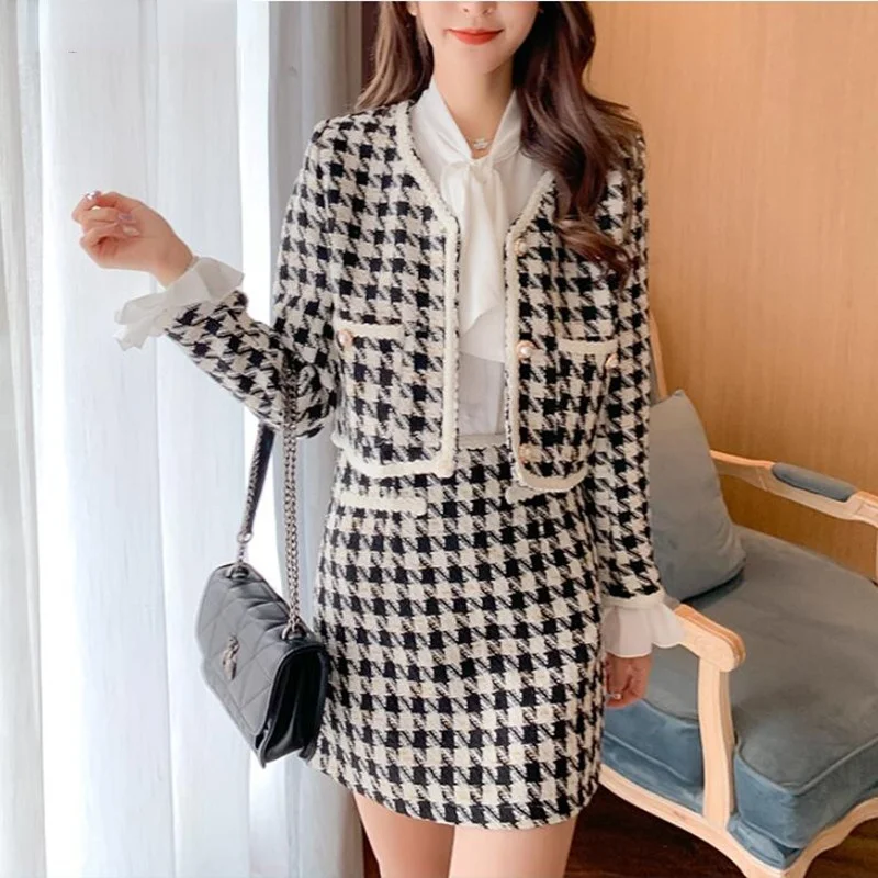 

Vintage Houndstooth Woolen Two Piece Set Women V-neck Pearl Button Cropped Jacket Coat + A-line Mini Skirt Sutis Female Outfit