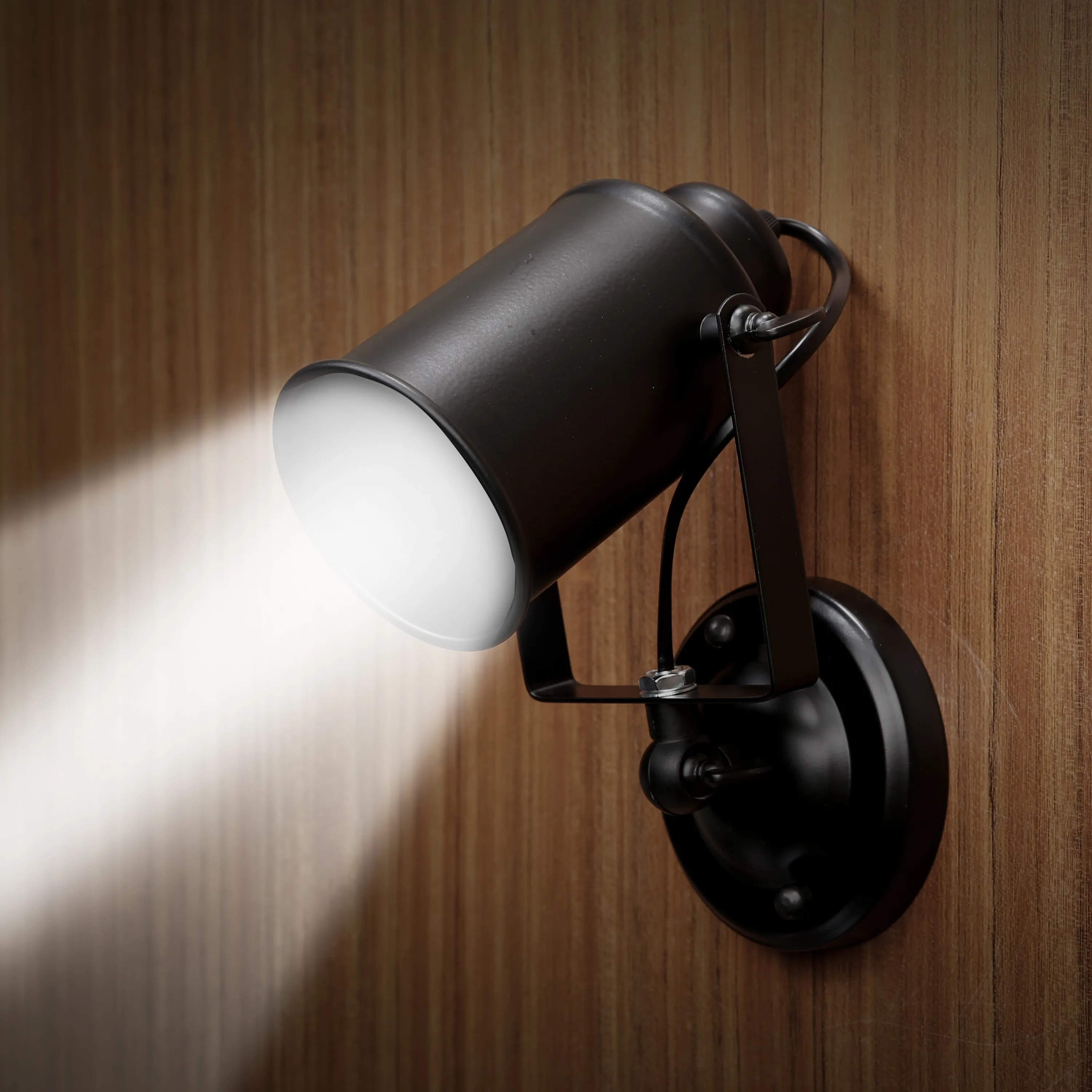 Настенный светильник металлические настенные светильники современные