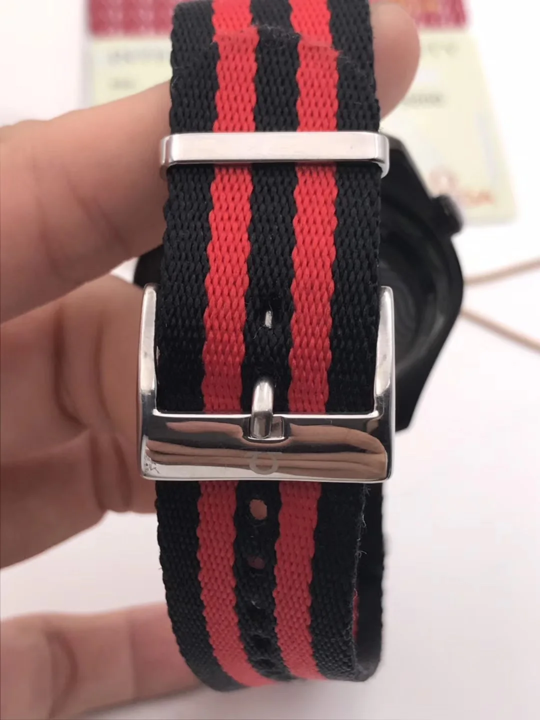 

Classic New Men Automatic Mechanical Stainless Steel Canvas Black Red 007 Sapphire Watches Ceramic Bezel 43mm AAA+