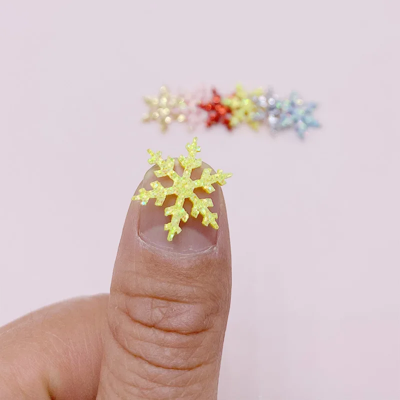 

50Pcs 1.8cm Mini Cute Glitter Christmas Snowflake Applique Fabric Patch for Party/Christmas Decoration Craft DIY Accessories