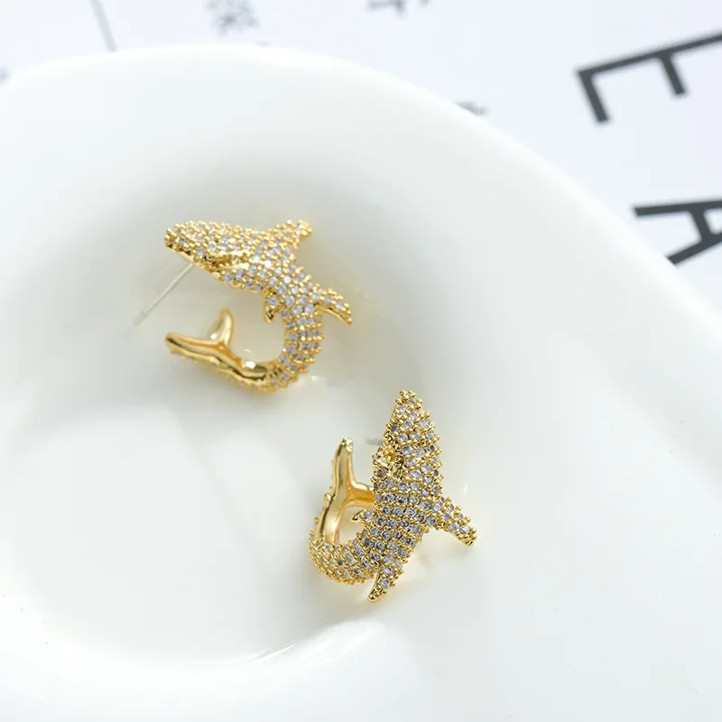 Модные дизайнерские украшения маленькие серьги гвоздики в виде акулы с микро